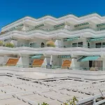 Con Terraza En Primera Línea El Duque, Altamira