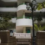Con Terraza En Primera Linea El Duque, Altamira * 阿德耶