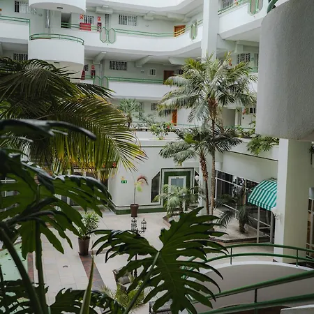 Con Terraza En Primera Línea El Duque, Altamira * Costa Adeje (Tenerife)