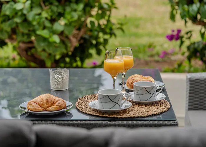 Apartamento Con Terraza En Primera Línea El Duque, Altamira Costa Adeje (Tenerife)