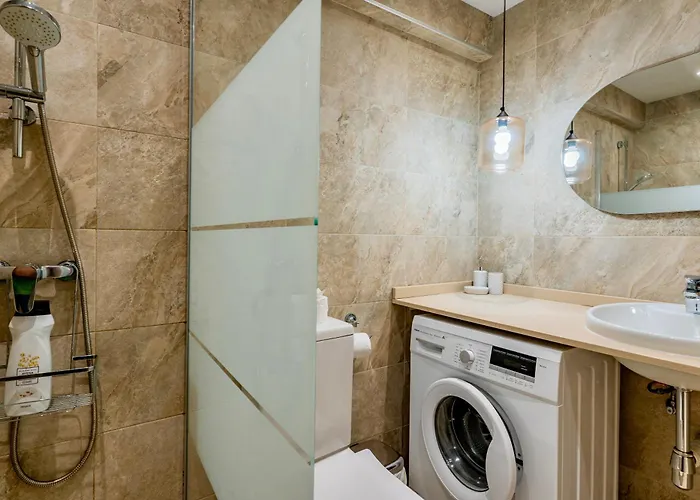 Apartamento Con Terraza En Primera Línea El Duque, Altamira *