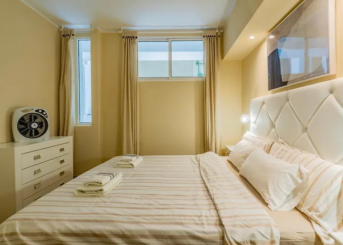 Con Terraza En Primera Línea El Duque, Altamira *