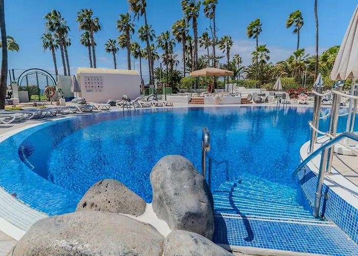 Apartamento Con Terraza En Primera Línea El Duque, Altamira