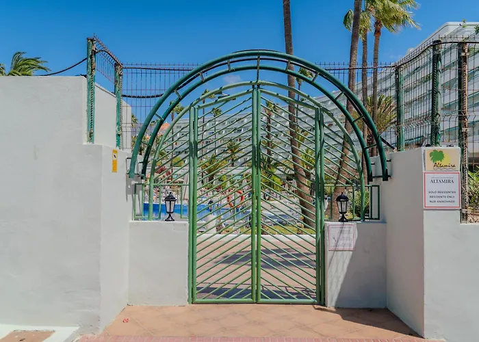 Con Terraza En Primera Línea El Duque, Altamira