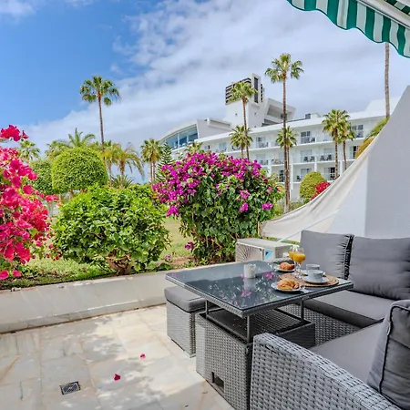 Apartament Con Terraza En Primera Linea El Duque, Altamira