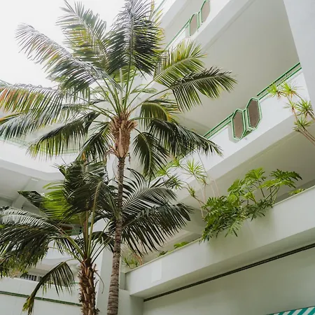 Апартаменты Con Terraza En Primera Linea El Duque, Altamira *