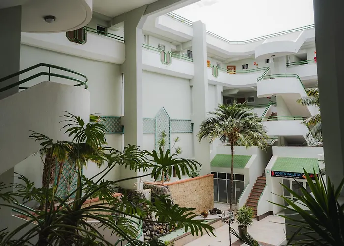 Con Terraza En Primera Linea El Duque, Altamira *