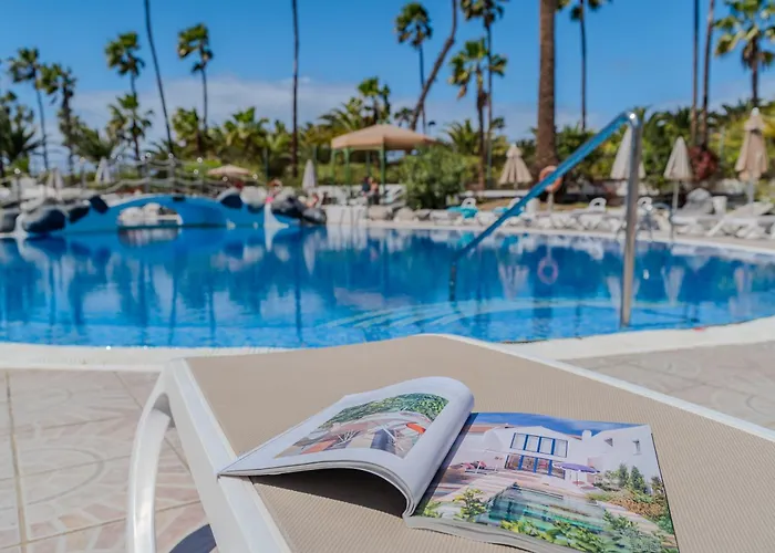 Lägenhet Con Terraza En Primera Linea El Duque, Altamira